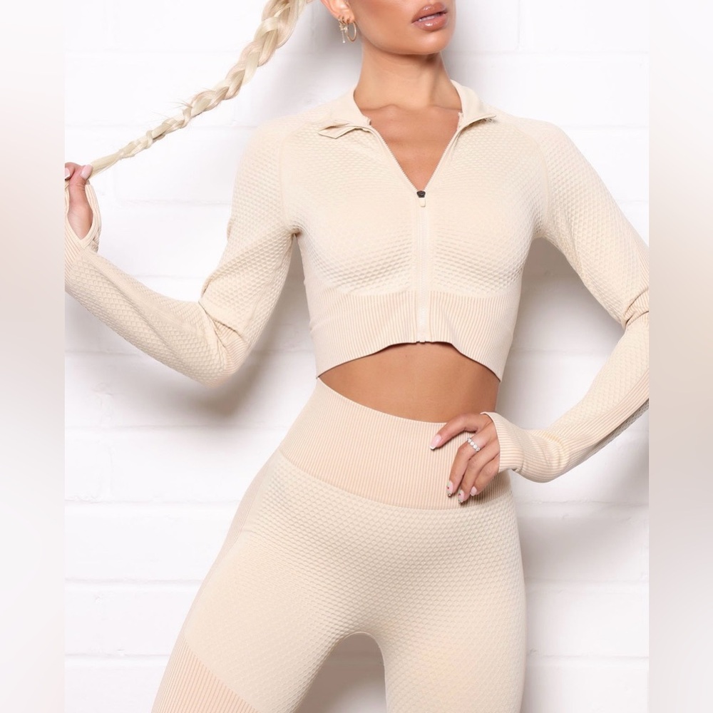 New Beige Active Seamless Crop Jacket – S